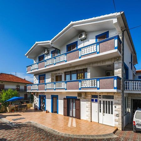 Apartmani Nena 扎达尔 外观 照片