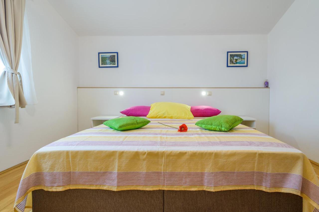 Apartmani Nena 扎达尔 外观 照片