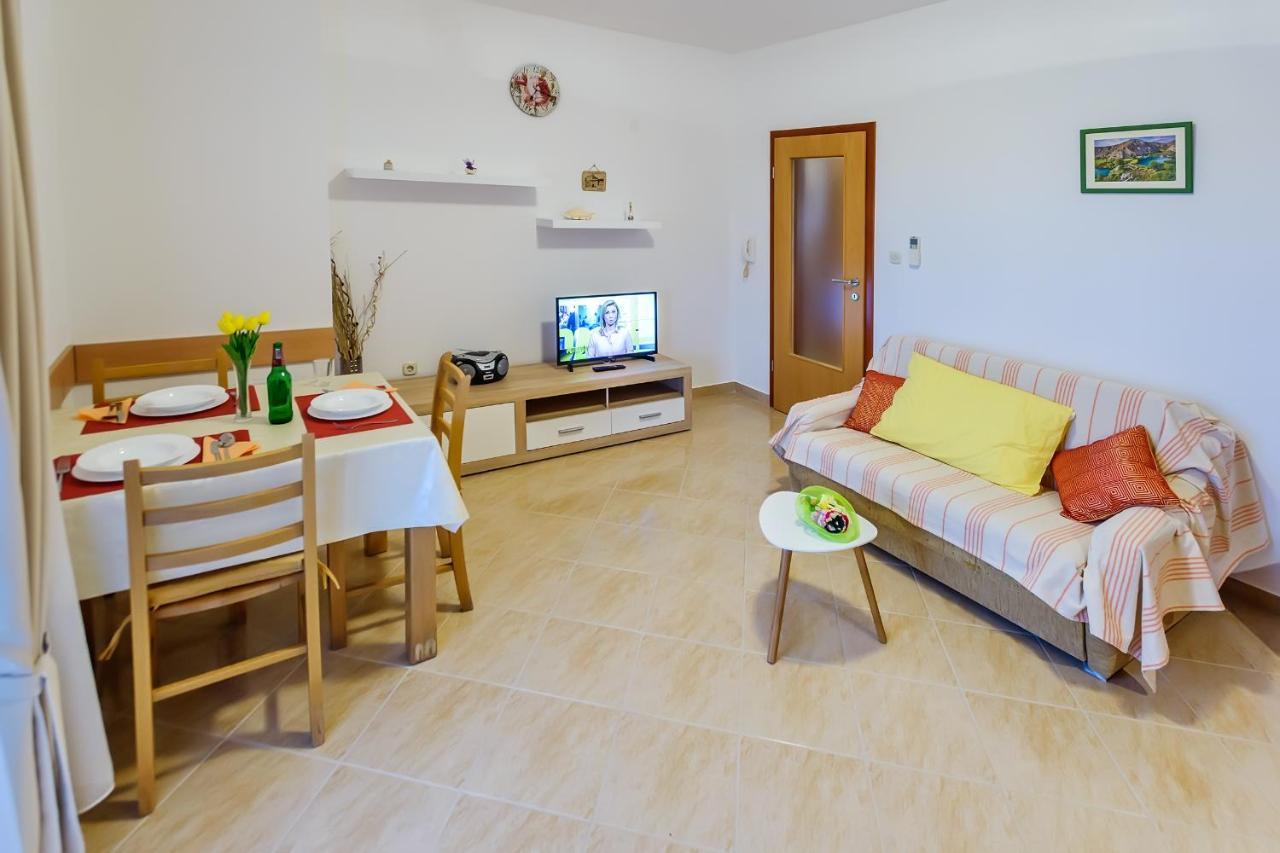 Apartmani Nena 扎达尔 外观 照片