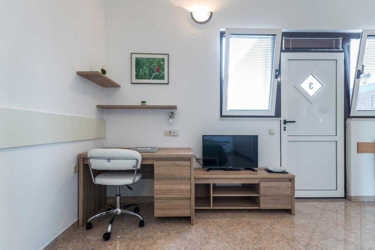 Apartmani Nena 扎达尔 外观 照片