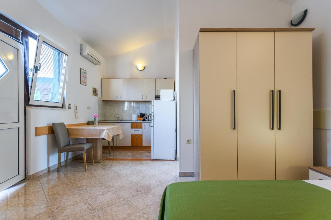 Apartmani Nena 扎达尔 外观 照片