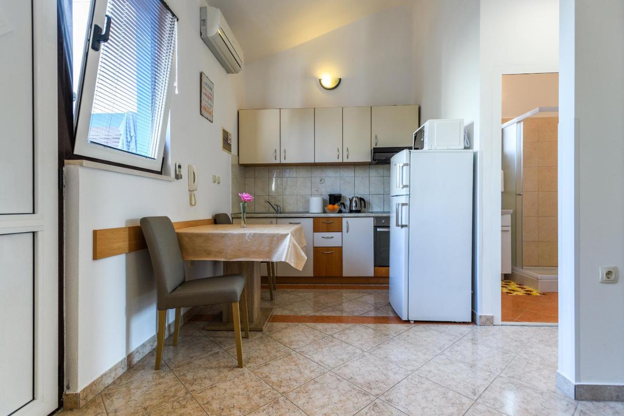 Apartmani Nena 扎达尔 外观 照片