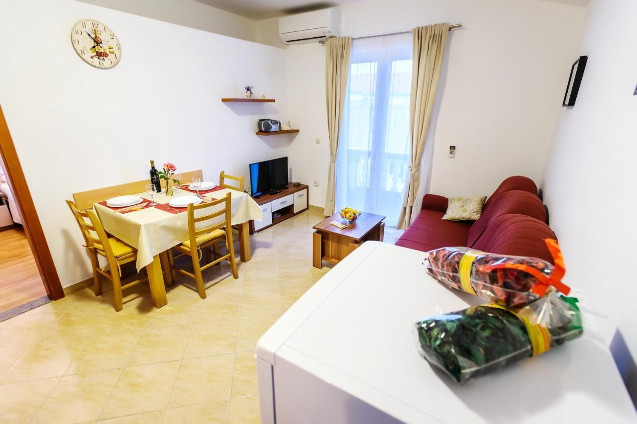 Apartmani Nena 扎达尔 外观 照片