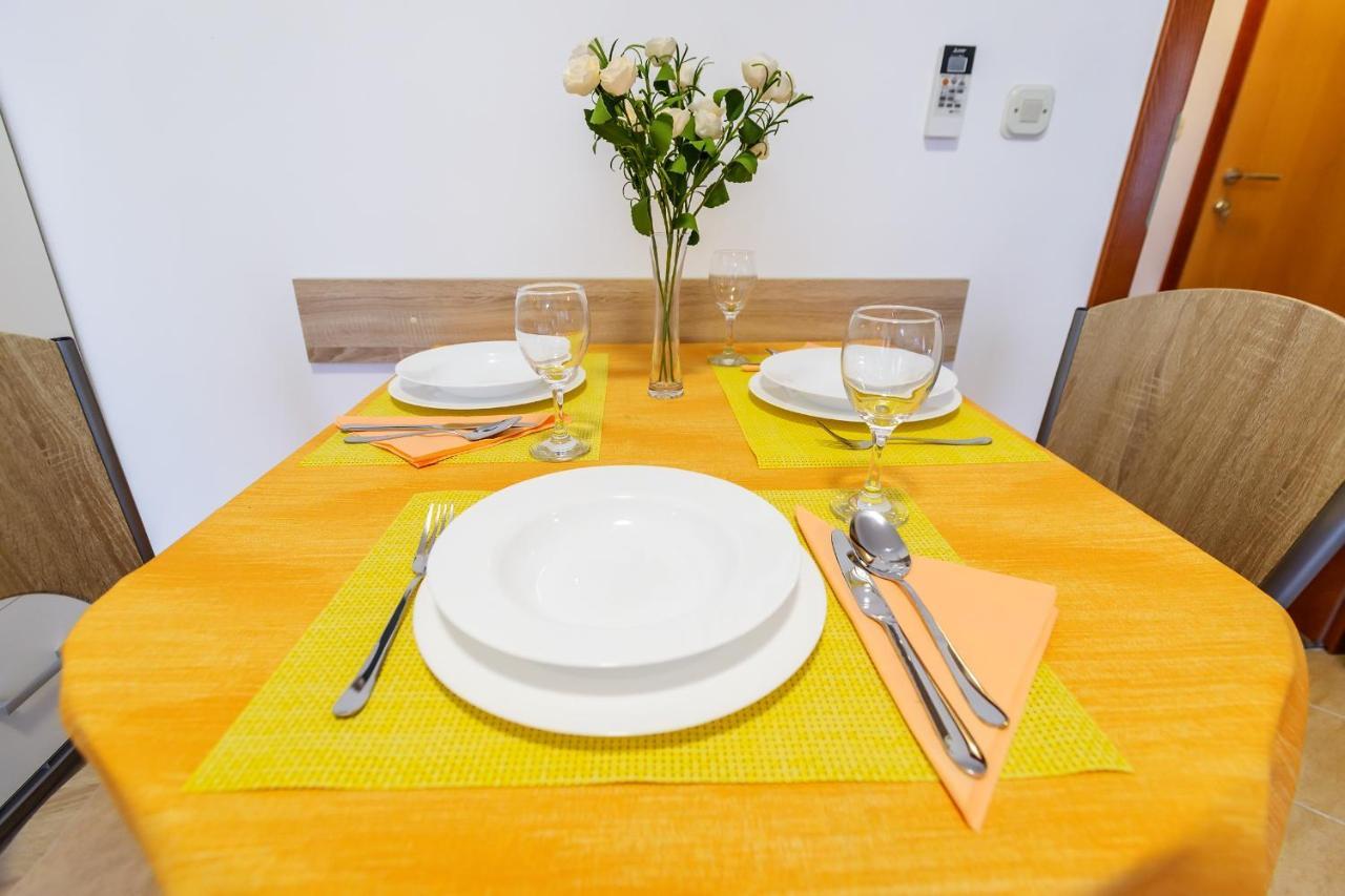 Apartmani Nena 扎达尔 外观 照片