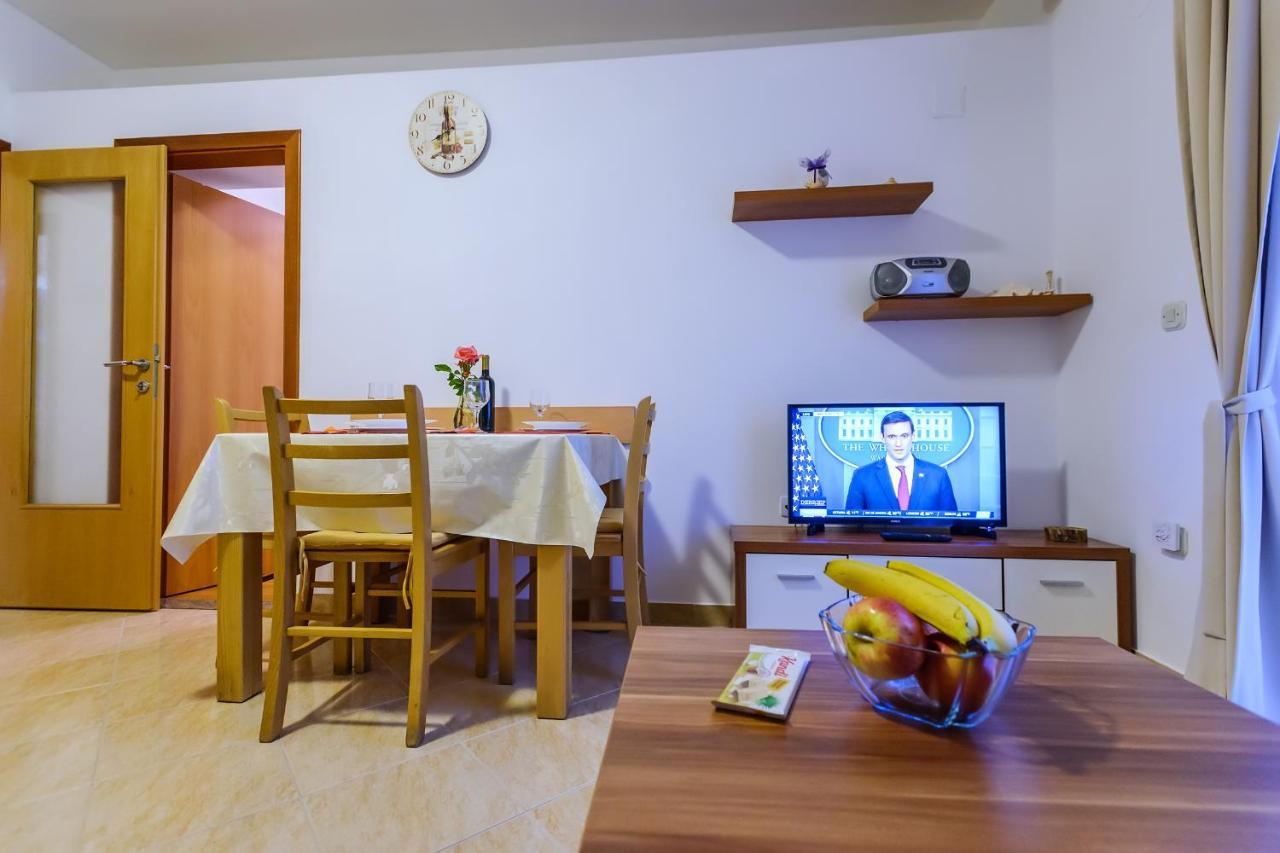 Apartmani Nena 扎达尔 外观 照片