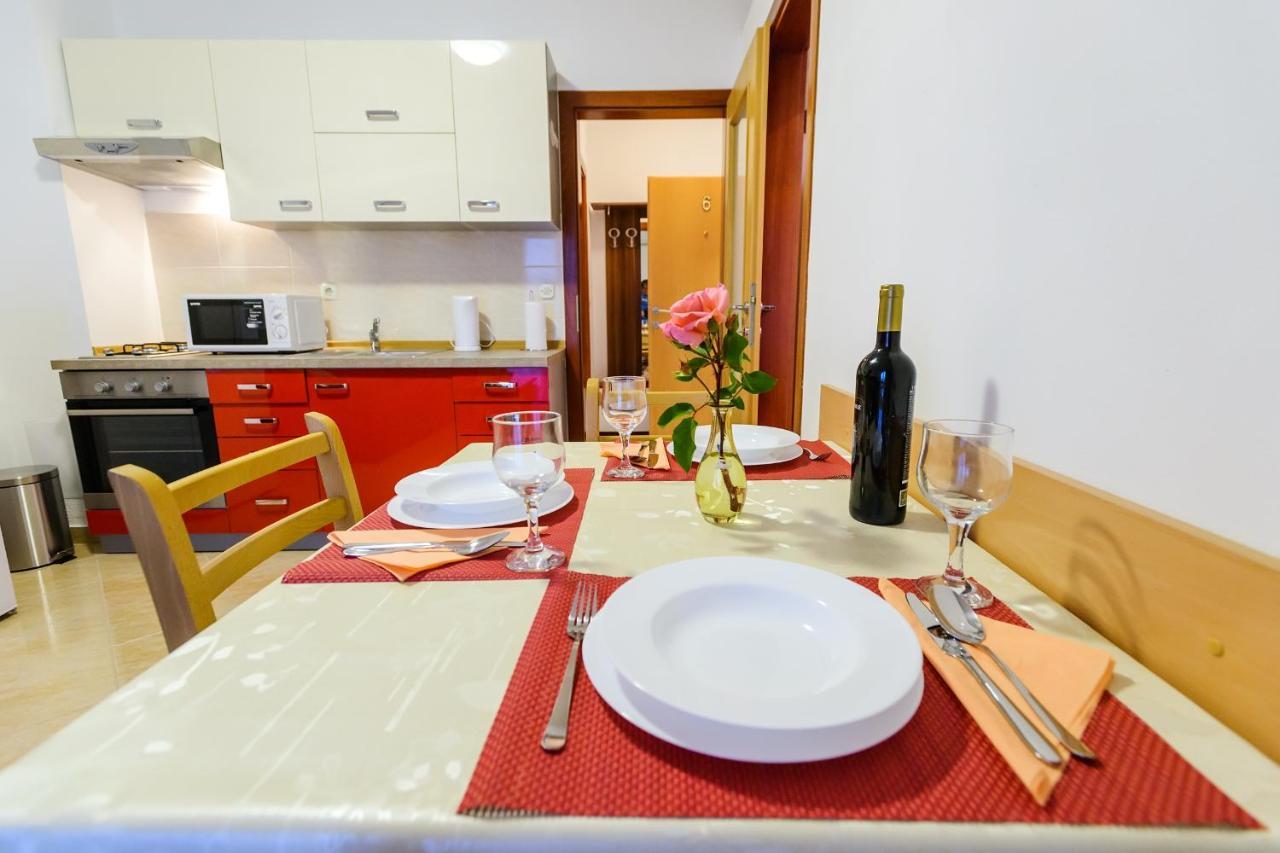Apartmani Nena 扎达尔 外观 照片
